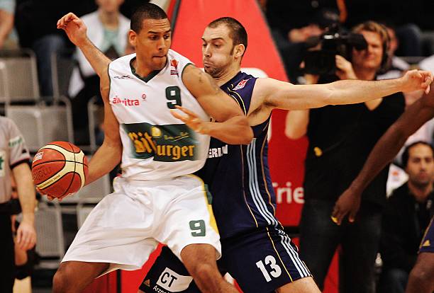 阵容无缝衔 阵容无缝衔