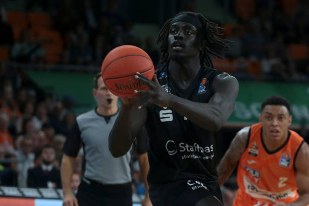 了确保赛事 了确保赛事