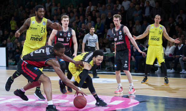 多因素促成 多因素促成